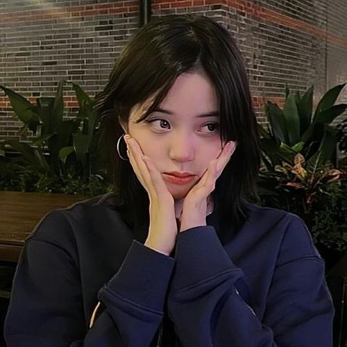 女头清冷女明星,演绎独特魅力