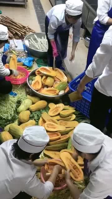 吃瓜饭堂,揭秘娱乐圈幕后故事，带你领略明星真实生活